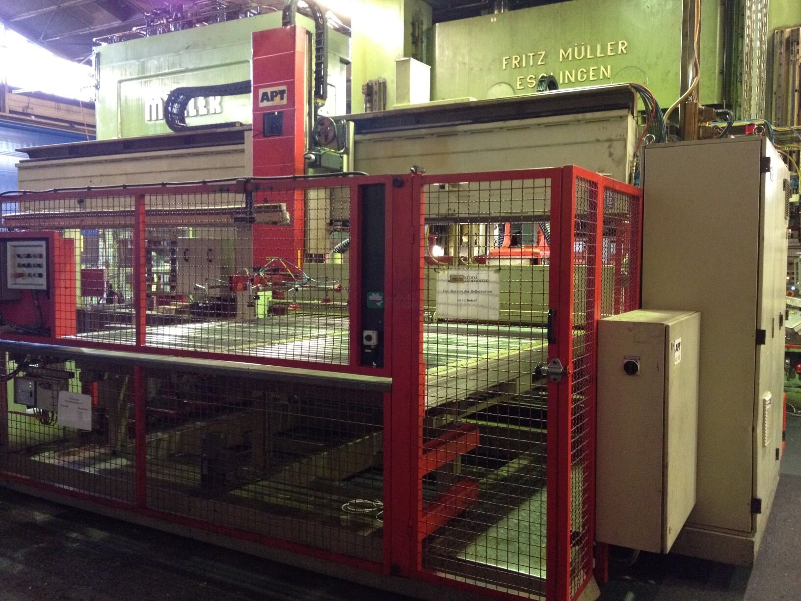 MÜLLER BZE 2000-40.2.1 hydraulic press